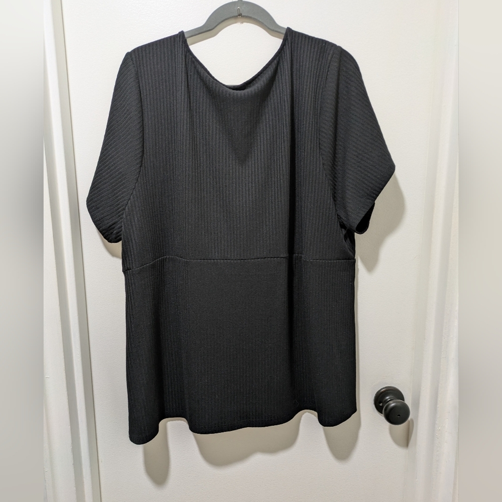 Torrid Short Sleeve Black Surplus Neckline Top - Picture 4 of 5